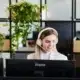 Mitarbeitende am Service-Counter im ACL-Office