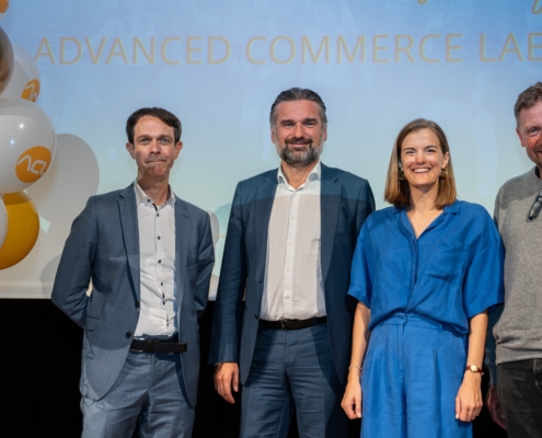 Bernhard Erkinger, Geschäftsführer, ACL advanced commerce labs GmbH, Robert Hadzetovic, Logistic Solutions und E-Commerce, Österreichische Post AG, Clarissa Groll, Geschäftsführerin, ACL advanced commerce labs GmbH, und Michael Blaschitz, EOSS Industries Holding