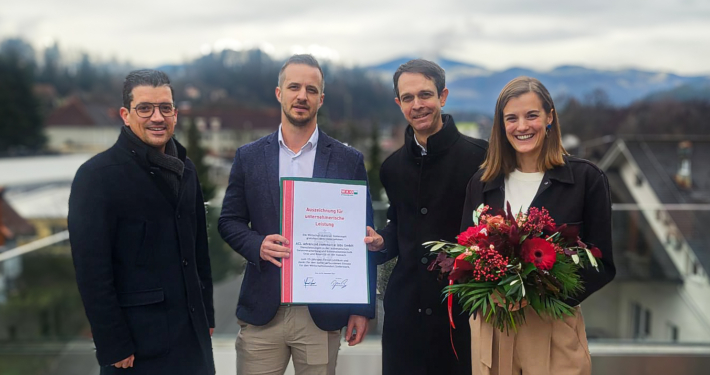 Übergabe der Urkunde der WKO Voitsberg an die Geschäftsführung der ACL