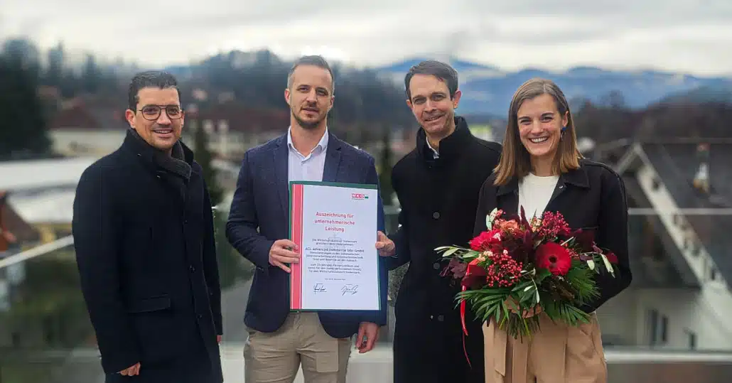 Übergabe der Urkunde der WKO Voitsberg an die Geschäftsführung der ACL